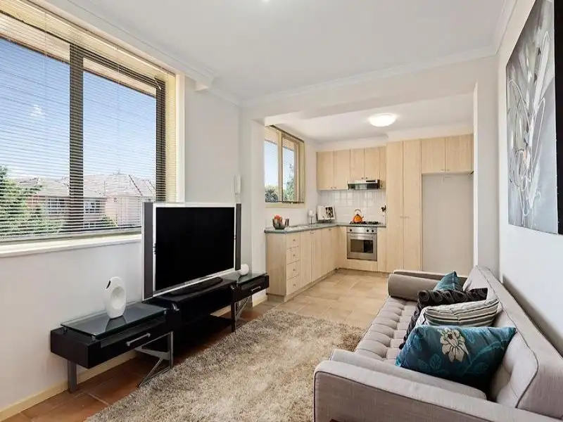 Main view of Homely apartment listing, 5/11 Rosstown Road, Carnegie VIC 3163