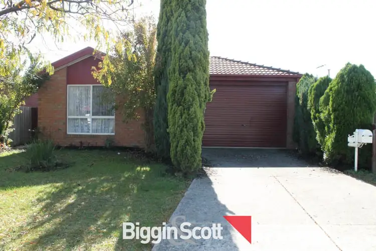 10 Parkside Mews, Cranbourne West VIC 3977
