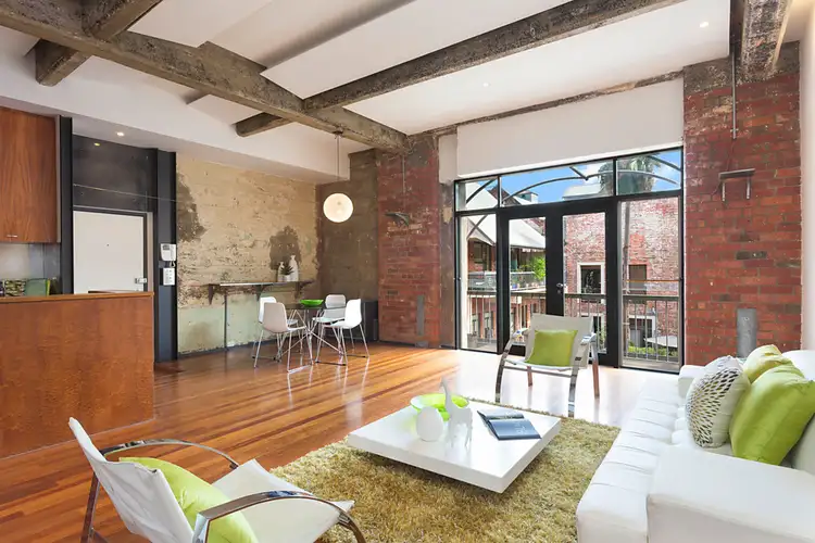 10 Macrobertson Close, Fitzroy VIC 3065