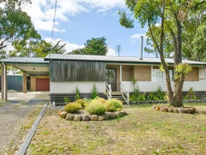 8 Church Street, Scarsdale VIC 3351