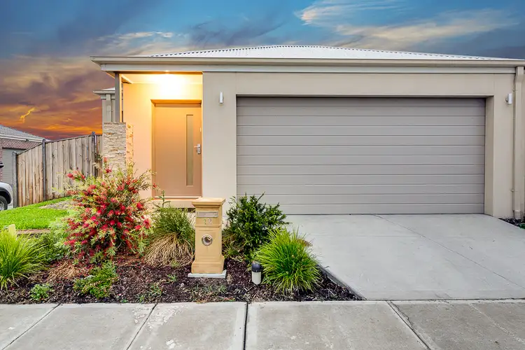 12 Coberley Way, Cranbourne North VIC 3977
