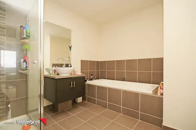 Fourth view of Homely townhouse listing, 8 Haakman Way, Pakenham VIC 3810