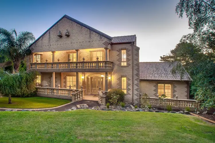 31 Fernleigh Drive, Mooroolbark VIC 3138