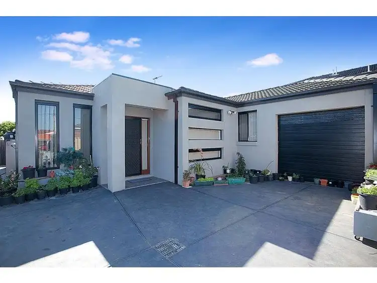 2/49 Doherty Street, Deer Park VIC 3023