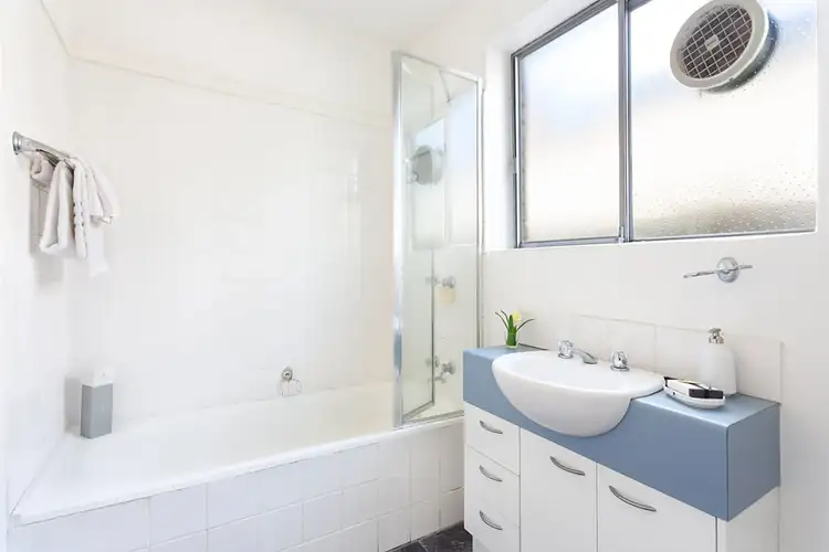 Fourth view of Homely apartment listing, 2/25 Brixton Street, Flemington VIC 3031