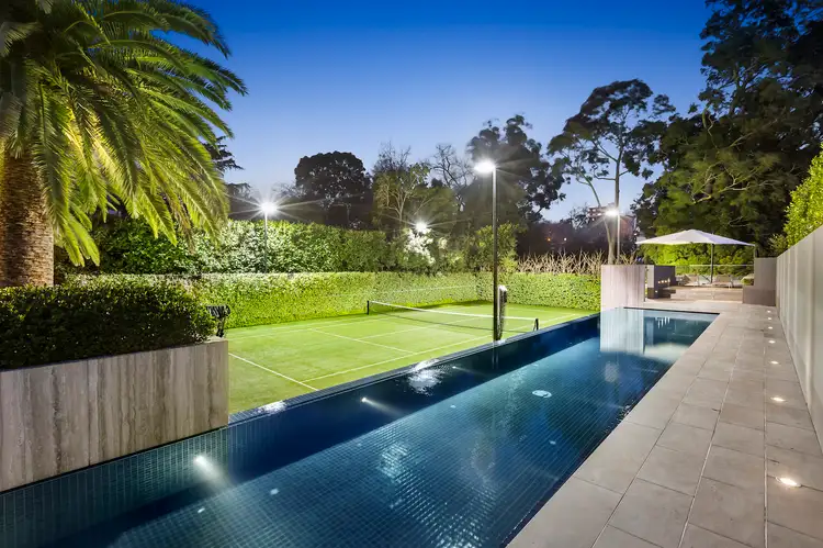 10 Struan Street, Toorak VIC 3142