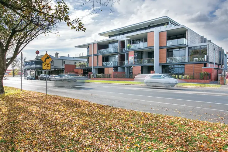 210/18-22 Wendouree Parade, Lake Wendouree VIC 3350