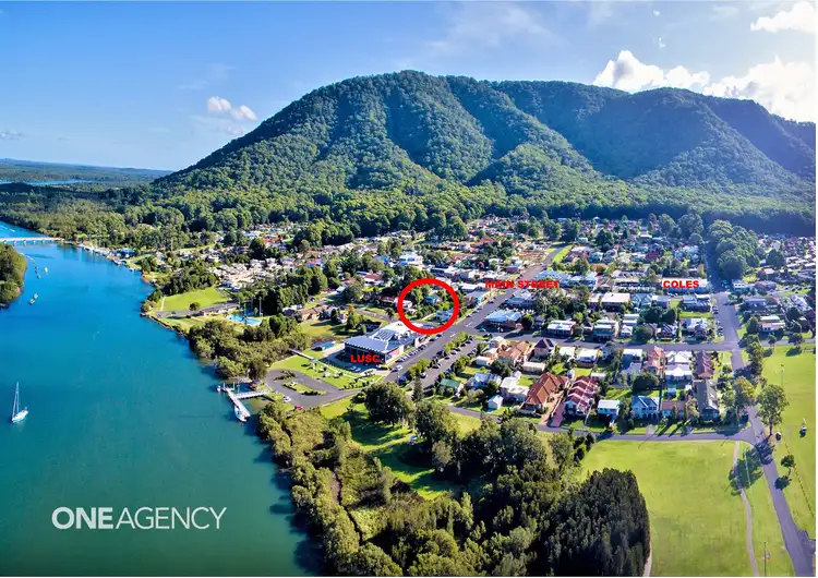 8 Lake Street, Laurieton NSW 2443