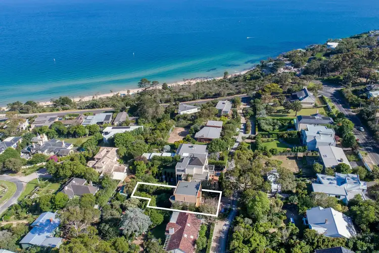 7 Craigrossie Road, Mornington VIC 3931