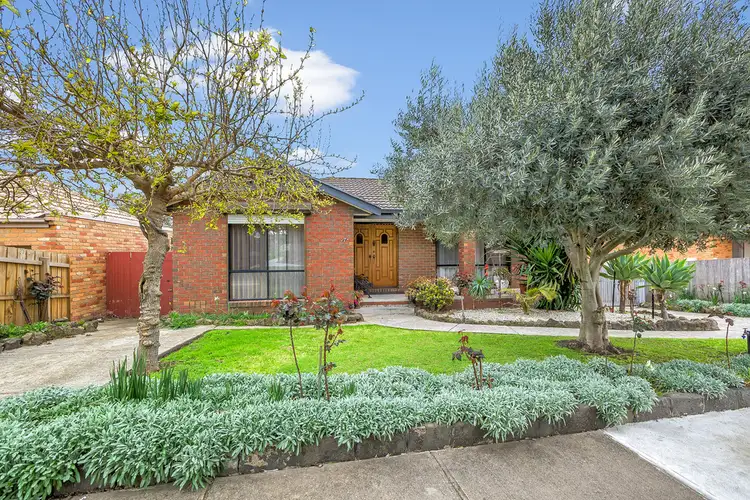 7 Hawkes Drive, Mill Park VIC 3082