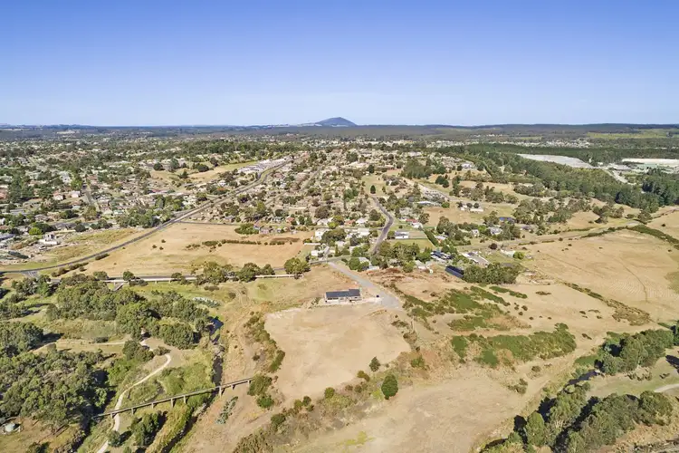 22 Ingle Street, Mount Pleasant VIC 3350