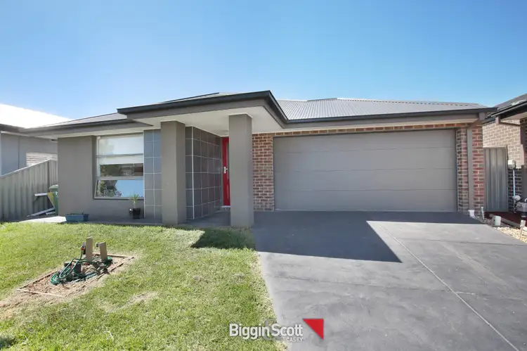 7 Cortula Road, Cranbourne East VIC 3977