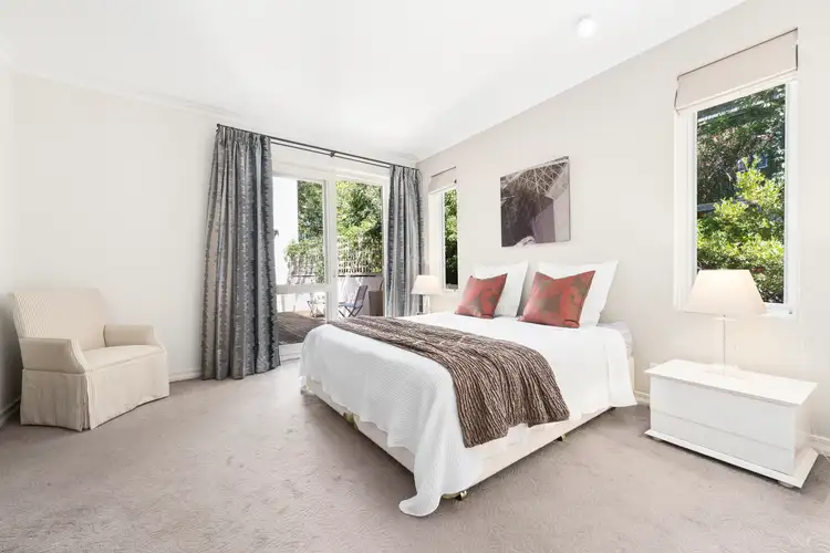 Fourth view of Homely apartment listing, 2/9 Woorigoleen Road, Toorak VIC 3142