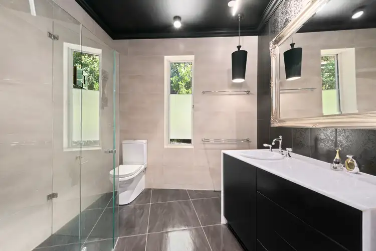 Fifth view of Homely apartment listing, 2/9 Woorigoleen Road, Toorak VIC 3142