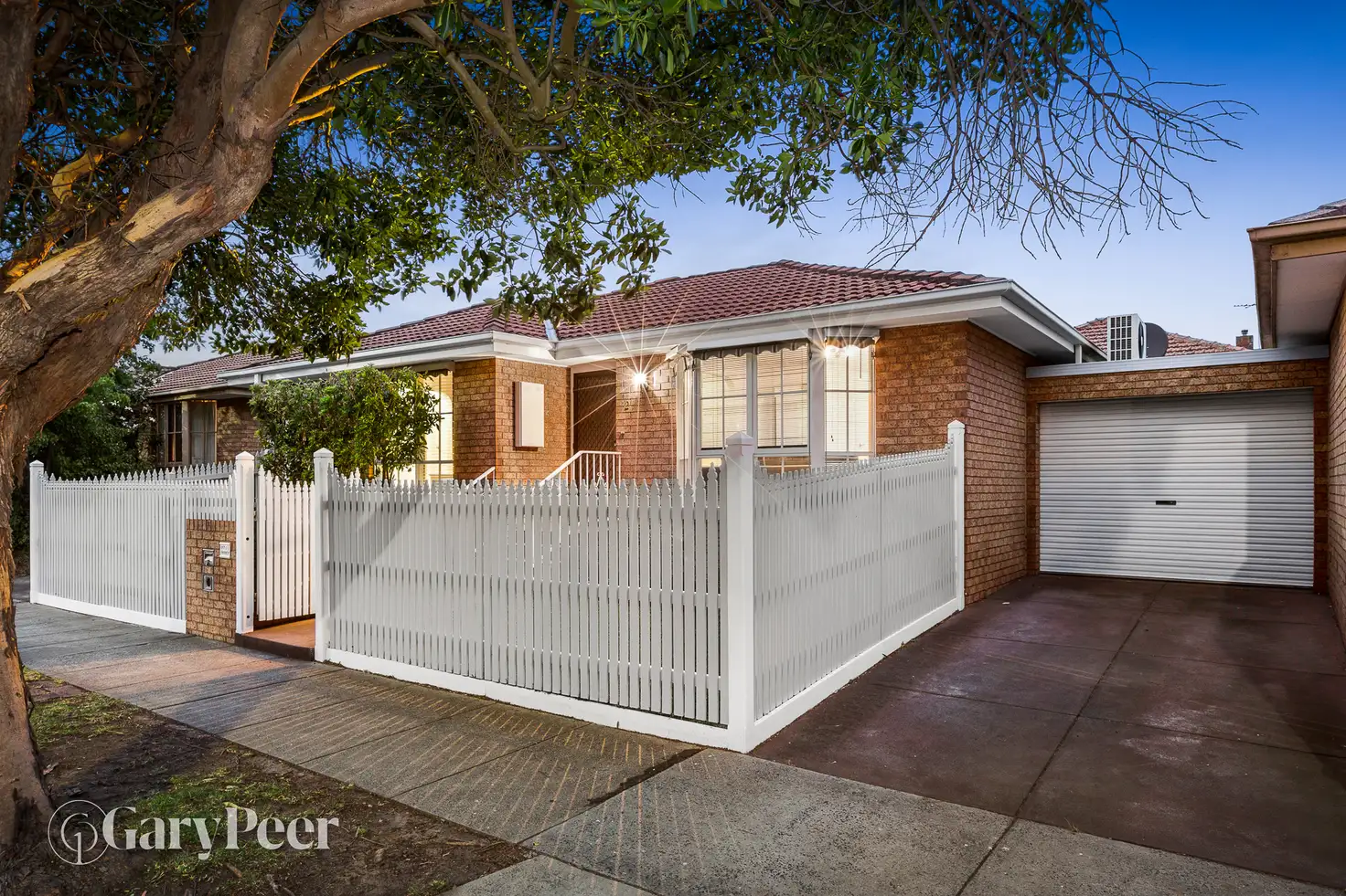 Main view of Homely unit listing, 2/1 Crosbie Road, Murrumbeena VIC 3163