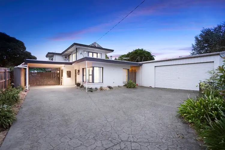 16 Pine Road, Bayswater VIC 3153