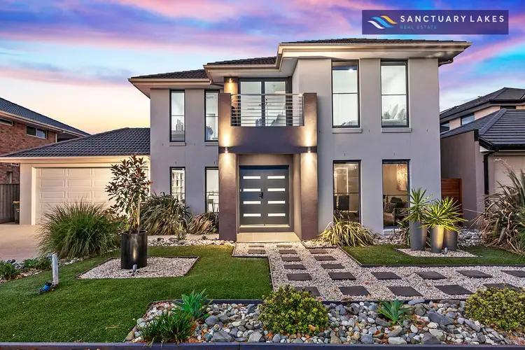28 Vaucluse Boulevard, Sanctuary Lakes VIC 3030