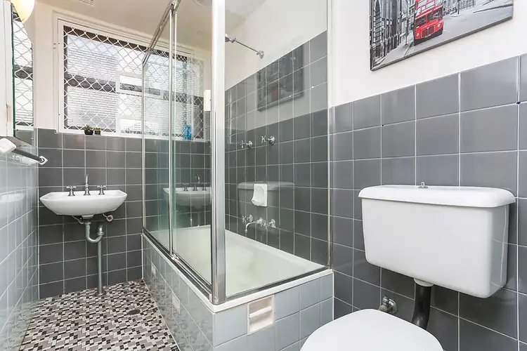 Fifth view of Homely apartment listing, 2/11 Premier Street, Neutral Bay NSW 2089