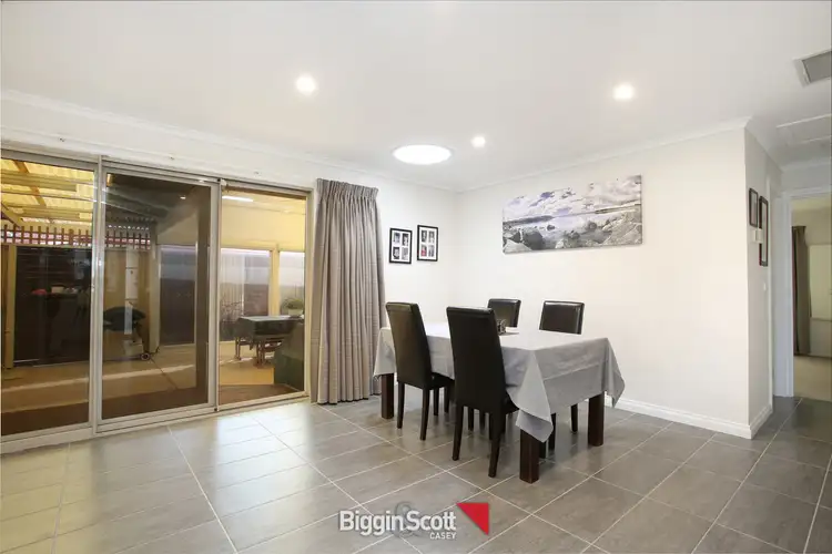 Fifth view of Homely house listing, 8 Joy Court, Narre Warren VIC 3805