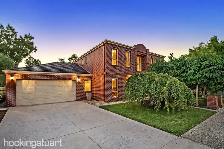 5 St Glens Way, Lake Gardens VIC 3355