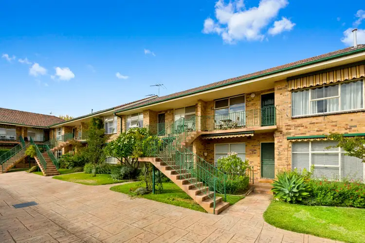 17/4 Parkside Street, Elsternwick VIC 3185