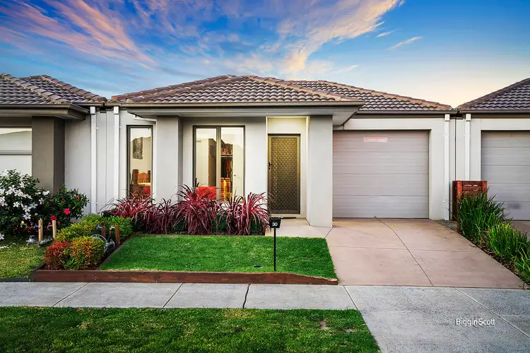 30 Kilmarnock Way, Clyde North VIC 3978