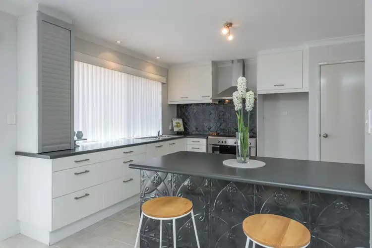 19 Richenda Court, Marangaroo WA 6064