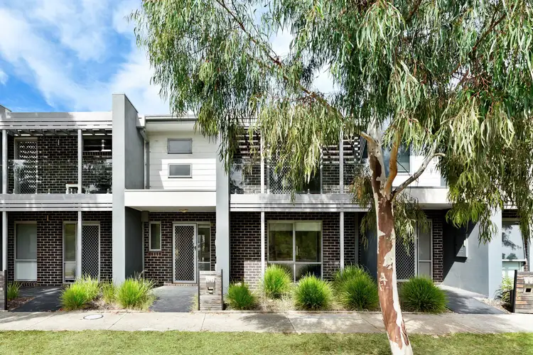 32 Greenhaven Gardens, South Morang VIC 3752