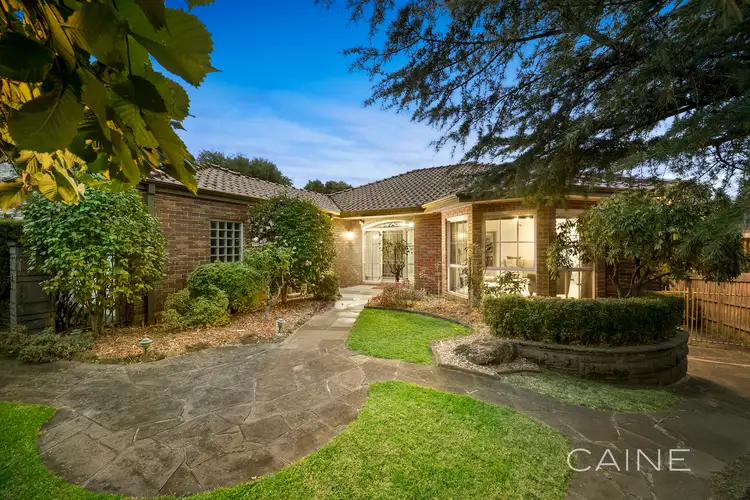 1 Cascade Drive, Kew East VIC 3102