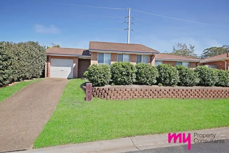 3 Stephano Place, Rosemeadow NSW 2560