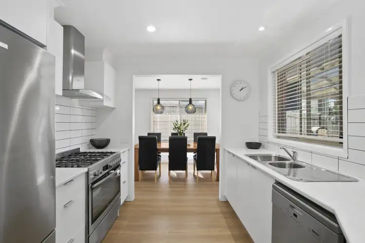 33 Anzac Avenue, Leopold VIC 3224