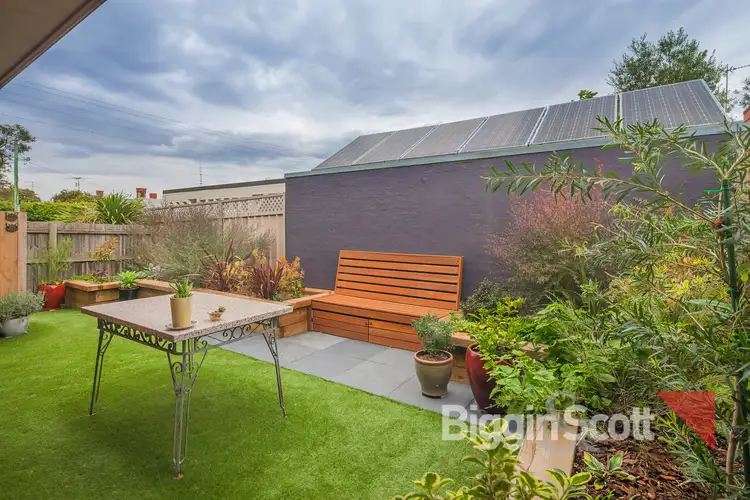1/301 Neill Street, Soldiers Hill VIC 3350