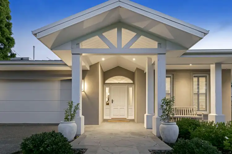 26 Roehampton Crescent, Mount Eliza VIC 3930