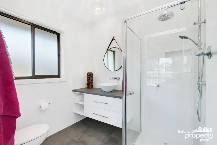 Fifth view of Homely house listing, 2 Parkhaven Court, Mount Clear VIC 3350