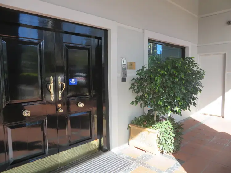 Third view of Homely studio listing, 105/22-40 Sir John Young Crescent, Woolloomooloo NSW 2011