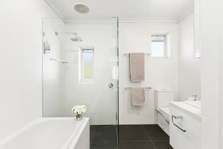 Fifth view of Homely apartment listing, 4/696 Orrong Road, Toorak VIC 3142