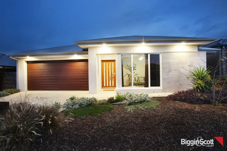 5 Mernoo Avenue, Clyde North VIC 3978