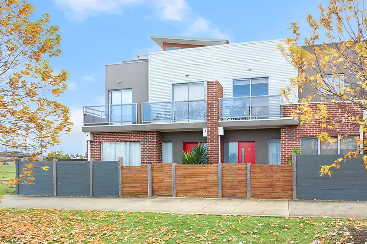 2/20 Painted Hills Road, Doreen VIC 3754