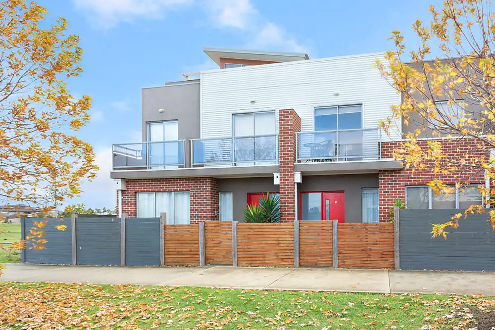 Main view of Homely townhouse listing, 2/20 Painted Hills Road, Doreen VIC 3754