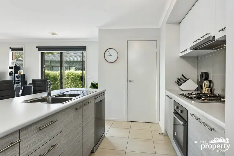 Fifth view of Homely house listing, 5 Hammill Close, Canadian VIC 3350