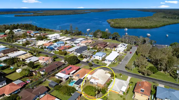 27 Booker Parade, Golden Beach QLD 4551