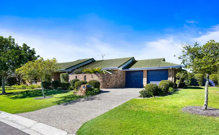 17 Sir Joseph Banks Drive, Pelican Waters QLD 4551