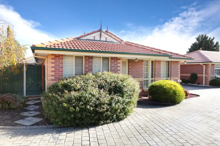 Main view of Homely unit listing, 2/68 Meadowbank Drive, Sunshine North VIC 3020