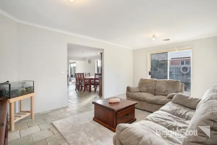 Sixth view of Homely house listing, 5 Streeton Court, Pakenham VIC 3810