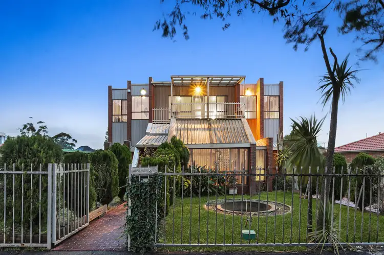 7 Mayfield Drive, Mill Park VIC 3082