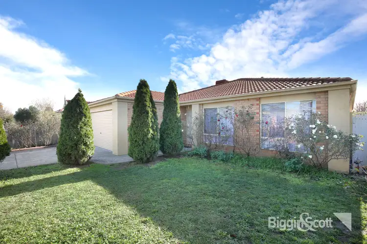 2 Dartmoor Drive, Cranbourne East VIC 3977