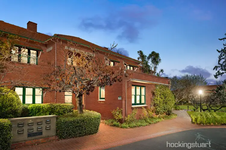 2/8 Ardoch Avenue, St Kilda East VIC 3183