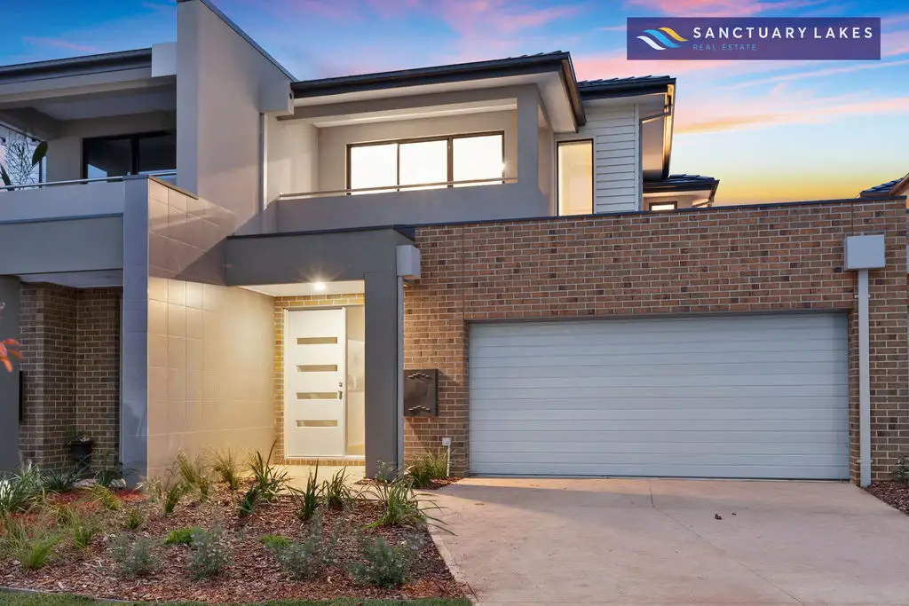 Main view of Homely townhouse listing, 3/5 Greg Norman Drive, Sanctuary Lakes VIC 3030
