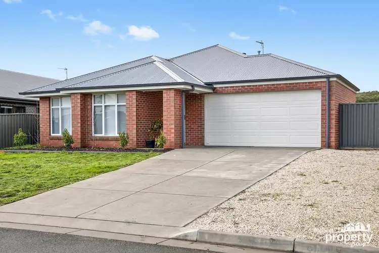 3 Kirwan Close, Mount Clear VIC 3350
