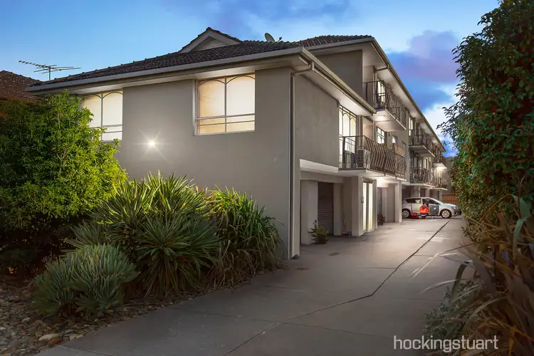 2/18 Kingsville Street, Kingsville VIC 3012